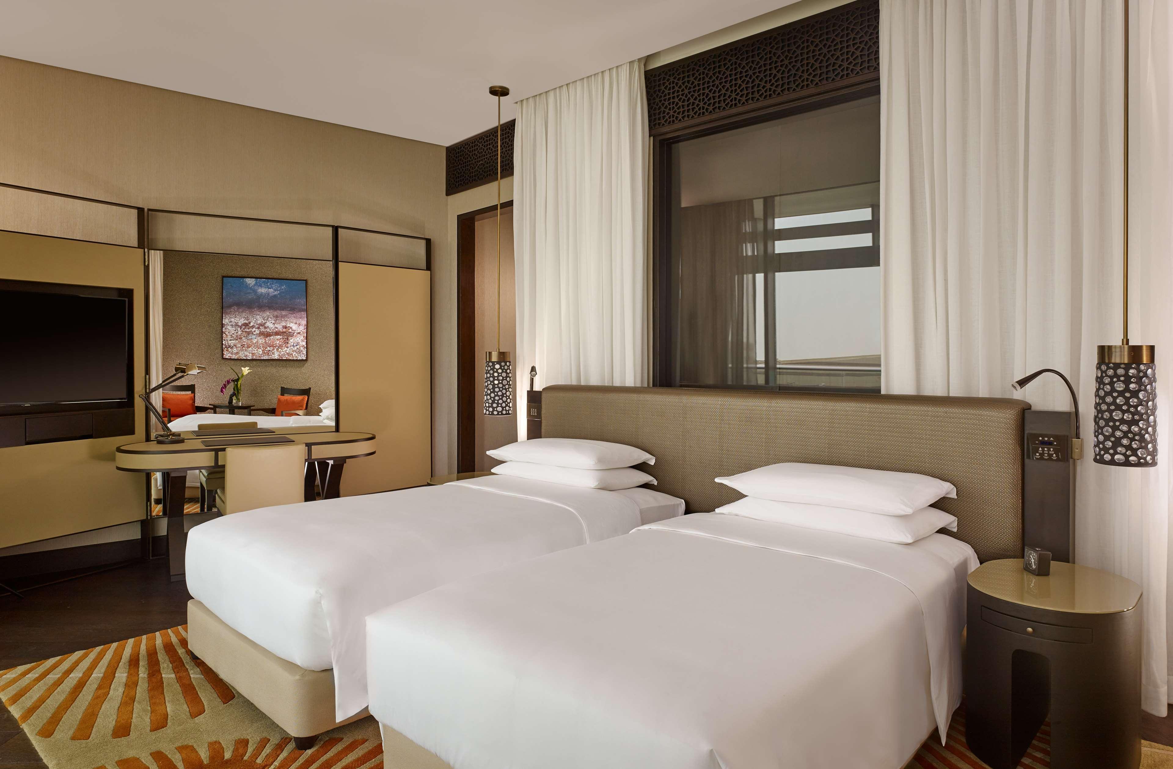 Grand Hyatt & Residences Emirates Pearl Resort 5*
