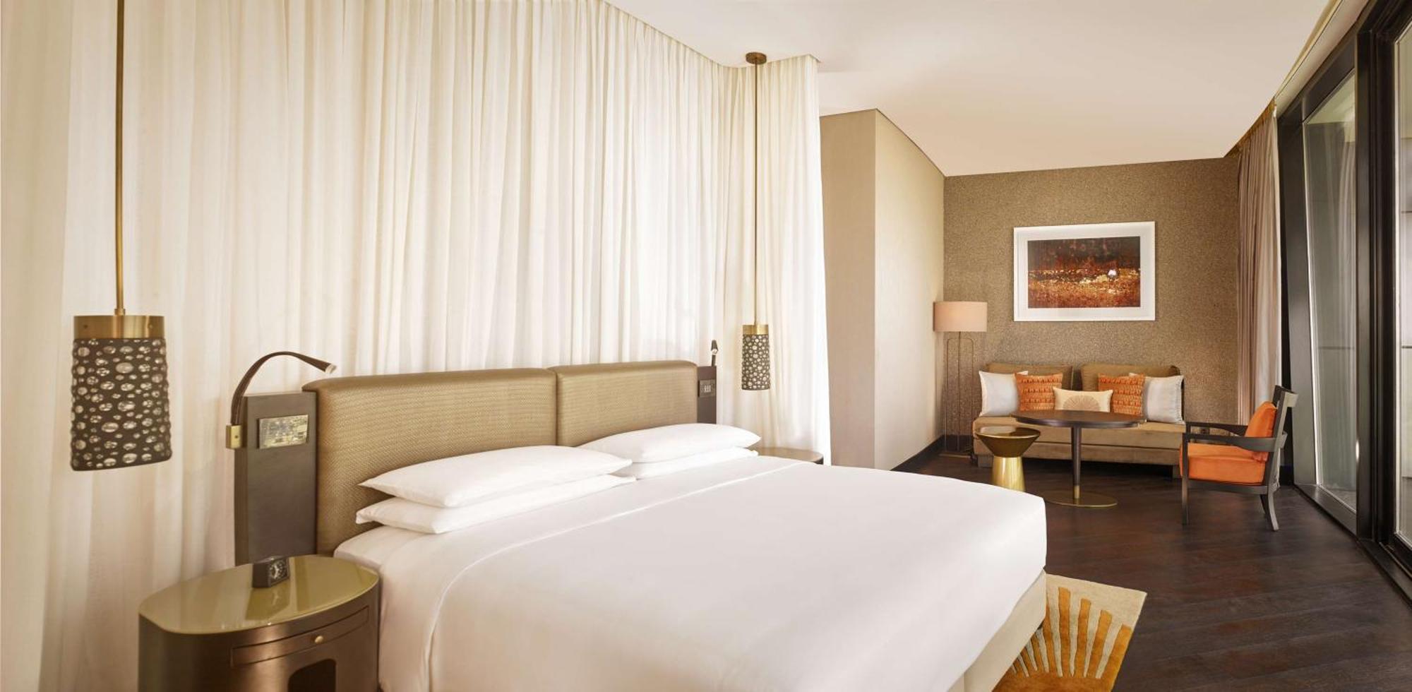 Grand Hyatt Abu Dhabi Hotel & Residences Emirates Pearl Курортный комплекс 5*