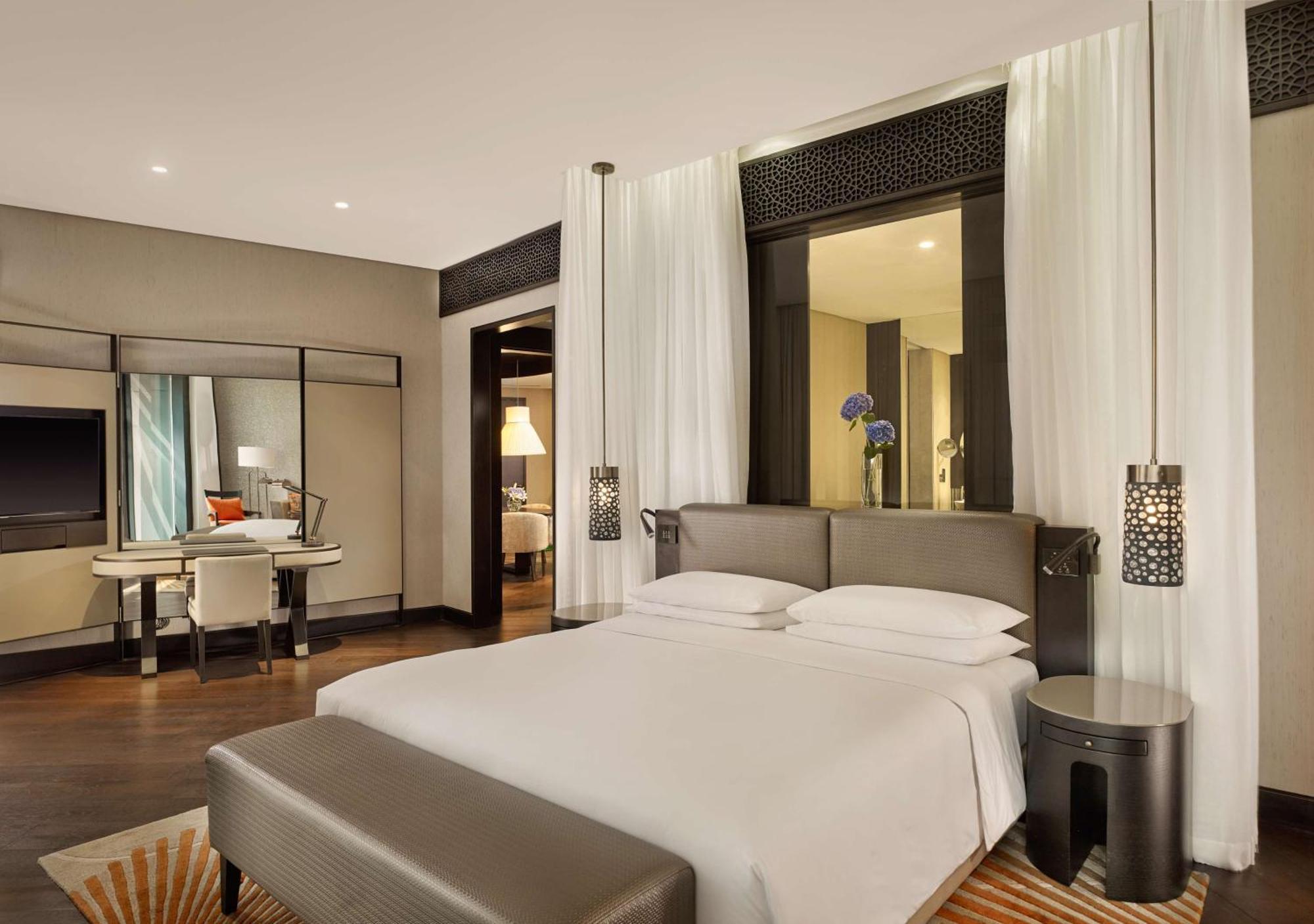 Grand Hyatt Abu Dhabi Hotel & Residences Emirates Pearl Курортный комплекс